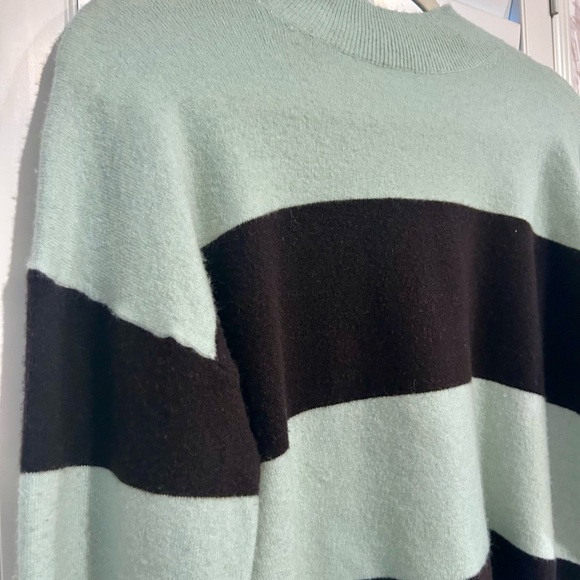 Ann Taylor Wool Blend Drop Shoulder Sweater Size M - Picture 3 of 6